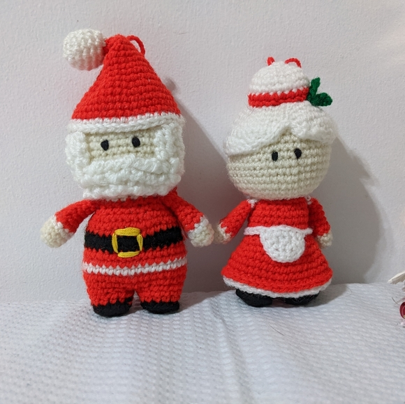 NEW Mr & Mrs Santa Clause HAND CRAFTED Crochet! - Picture 2 of 5